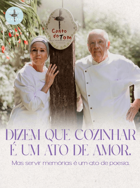 Fotografia gastronômica editorial de um almoço de primavera ao ar livre em um jardim na Serra da Cantareira: mesa rústica de madeira posta com louças artesanais, taças e talheres, pratos sazonais coloridos com ervas frescas e flores comestíveis discretas, cesta com ingredientes da horta ao lado, fundo com muito verde e luz filtrada por árvores, atmosfera premium e acolhedora, composição com profundidade de campo suave, foco no centro da mesa, pessoas apenas sugeridas por mãos servindo, iluminação natural suave de fim de manhã, estilo realista, enquadramento horizontal 16:9, sem texto, sem logotipos, sem marcas d’água